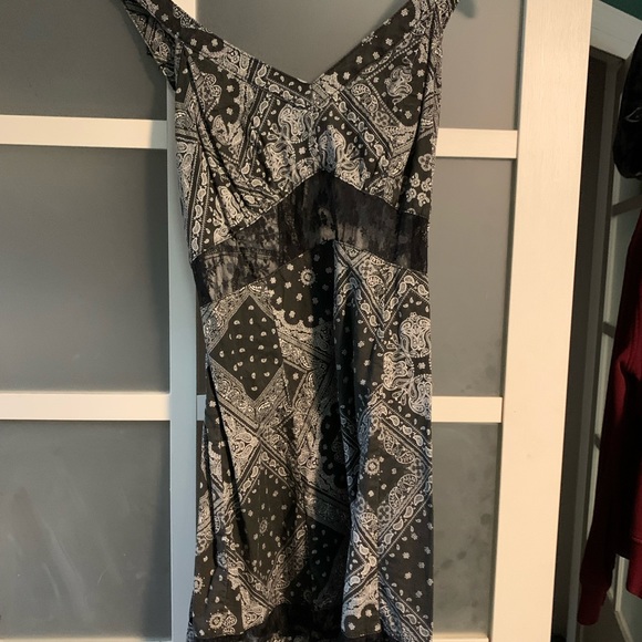 Rockabilly - Black Bandana with Lace cut-out -Small - Picture 1 of 2